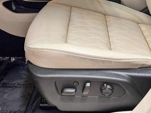 Used 2022 Buick Envision Avenir w/ Technology Package II image 22