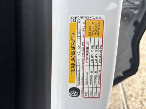 Certified 2026 Buick Enclave Preferred AWD/4WD image 34