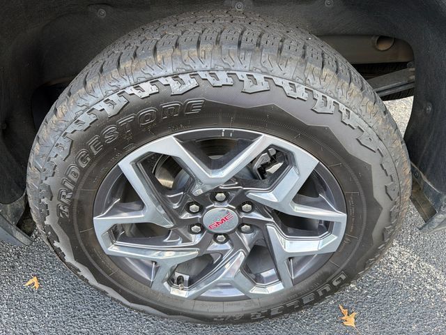 Used 2025 GMC Sierra 1500 SLT w/ SLT Premium Package AWD/4WD image 19