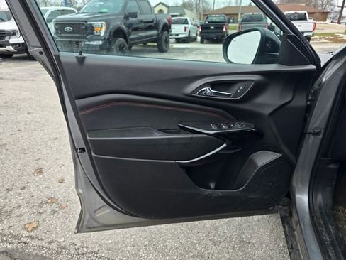 Used 2024 Chevrolet Trax RS w/ Sunroof Package image 9