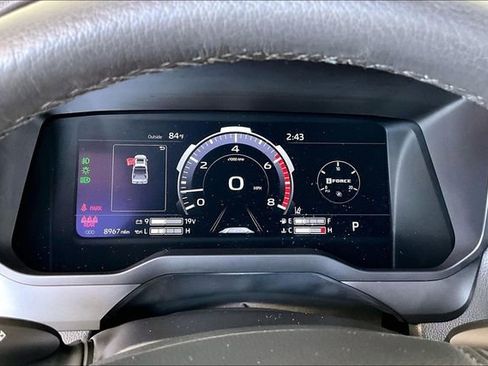 Used 2025 Toyota Tundra Limited AWD/4WD image 12