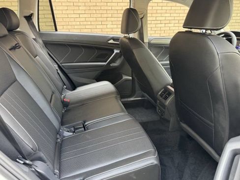 Used 2023 Volkswagen Tiguan SE AWD/4WD image 21