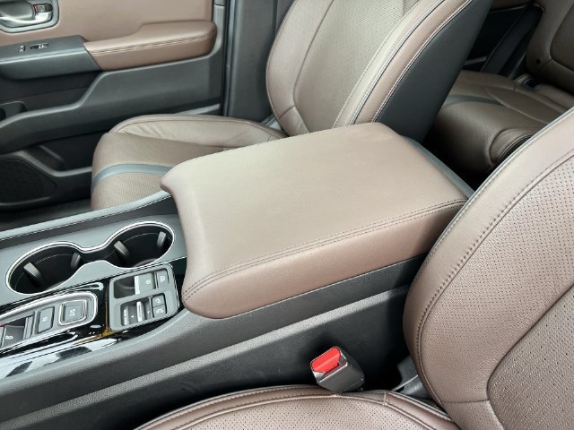 Used 2025 Honda Pilot Elite image 19
