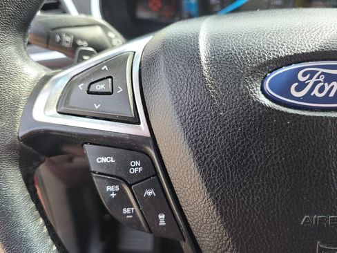 Used 2020 Ford Edge Titanium AWD/4WD image 16