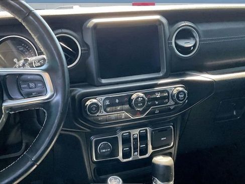 Used 2022 Jeep Wrangler Unlimited Sahara w/ Cold Weather Group AWD/4WD image 9