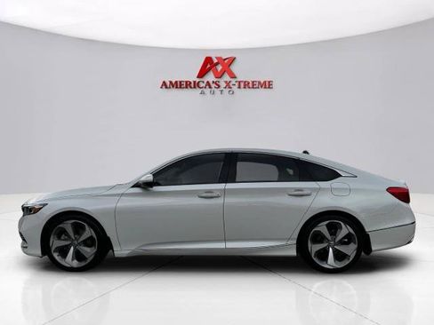 Used 2018 Honda Accord Touring image 2