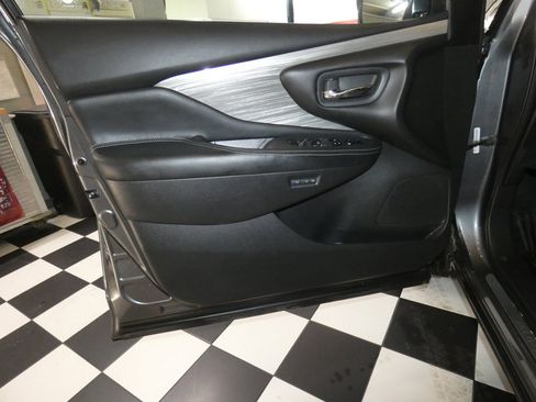 Used 2017 Nissan Murano SL image 24