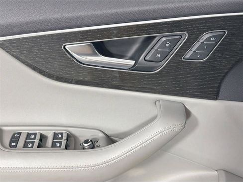 Used 2021 Audi Q7 3.0T Premium Plus w/ Executive Package image 18