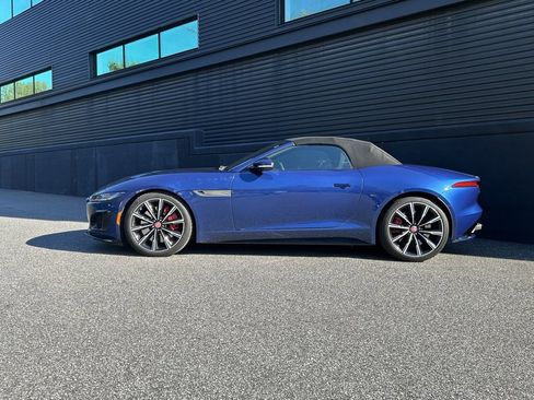 Used 2021 Jaguar F-TYPE R image 2