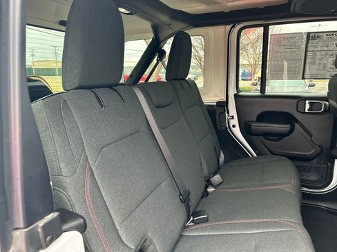 Used 2025 Jeep Wrangler Rubicon image 31
