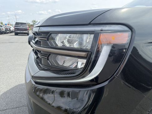 Used 2025 Ford Expedition Active AWD/4WD image 10