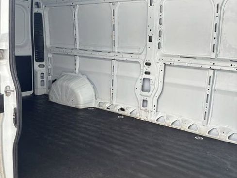 Used 2024 RAM ProMaster 2500 w/ Convenience Group image 22