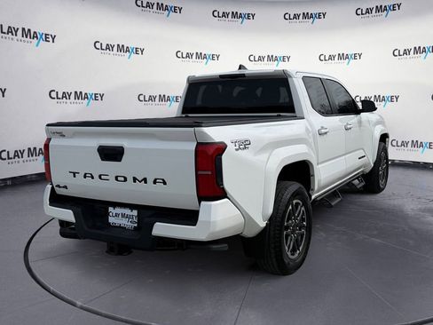 Used 2024 Toyota Tacoma TRD Sport image 5
