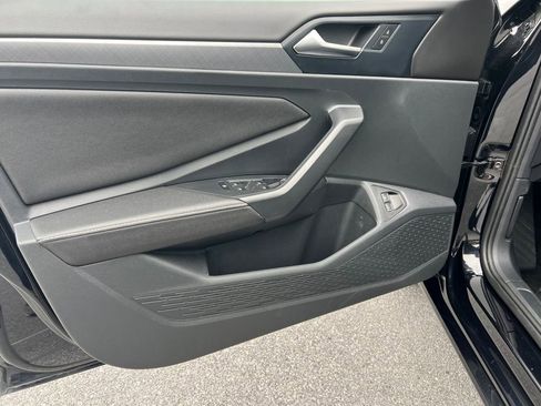 Used 2024 Volkswagen Jetta SE image 16