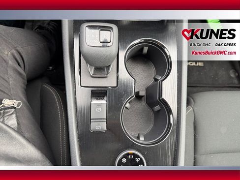 Used 2023 Nissan Rogue SV image 20