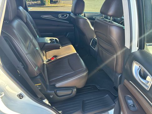 Used 2016 INFINITI QX60 Luxe w/ Premium Plus Package image 15