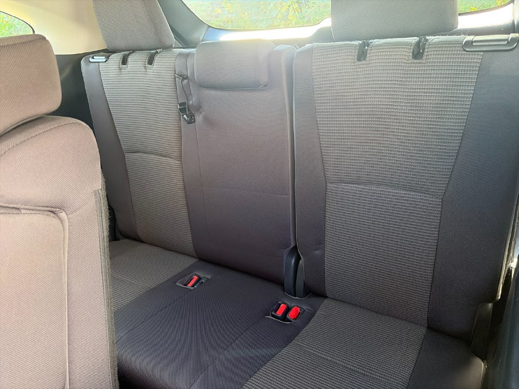 Used 2023 Toyota Highlander LE FWD image 18