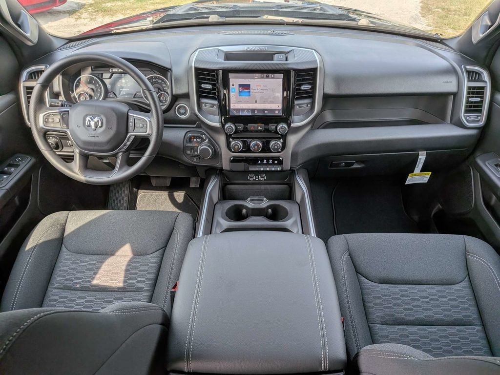New 2026 RAM 1500 Express AWD/4WD image 15