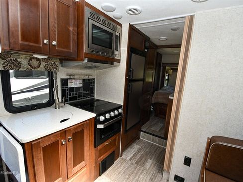 Used 2018 Mercedes-Benz Sprinter 3500 image 6