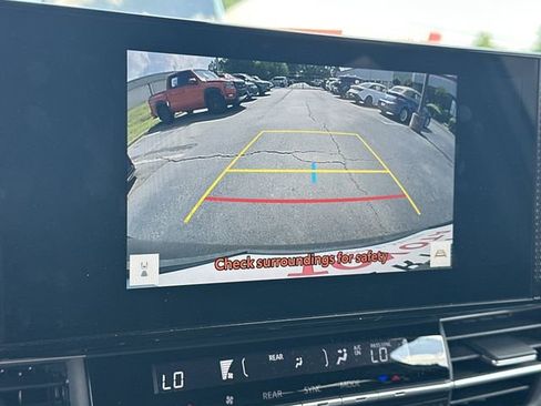 Used 2025 Toyota Sienna Limited FWD image 14