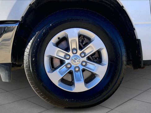 Used 2024 RAM 1500 Laramie image 10