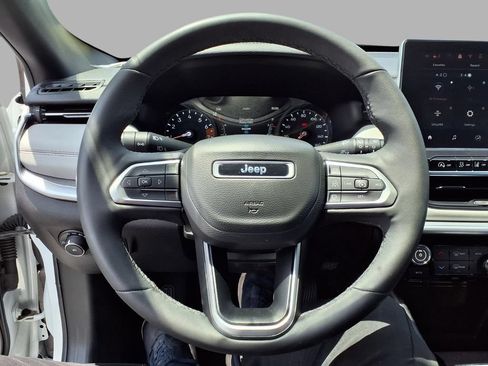Used 2025 Jeep Compass Limited AWD/4WD image 15
