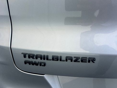 Used 2024 Chevrolet TrailBlazer RS w/ Driver Confidence Package AWD/4WD image 27