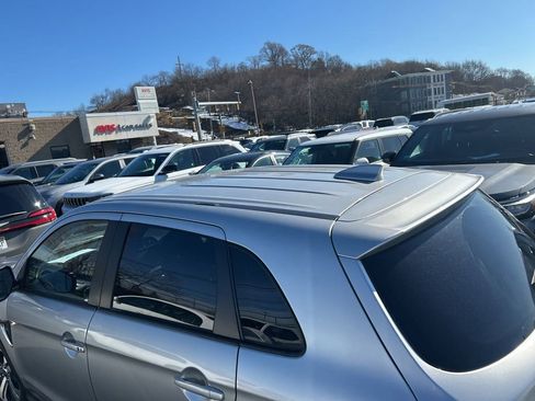 Used 2025 Mitsubishi Outlander Sport SE image 5