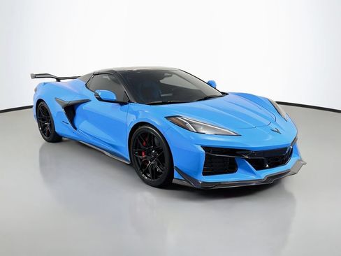 Used 2024 Chevrolet Corvette Z06 w/ Z07 Performance Package RWD image 7