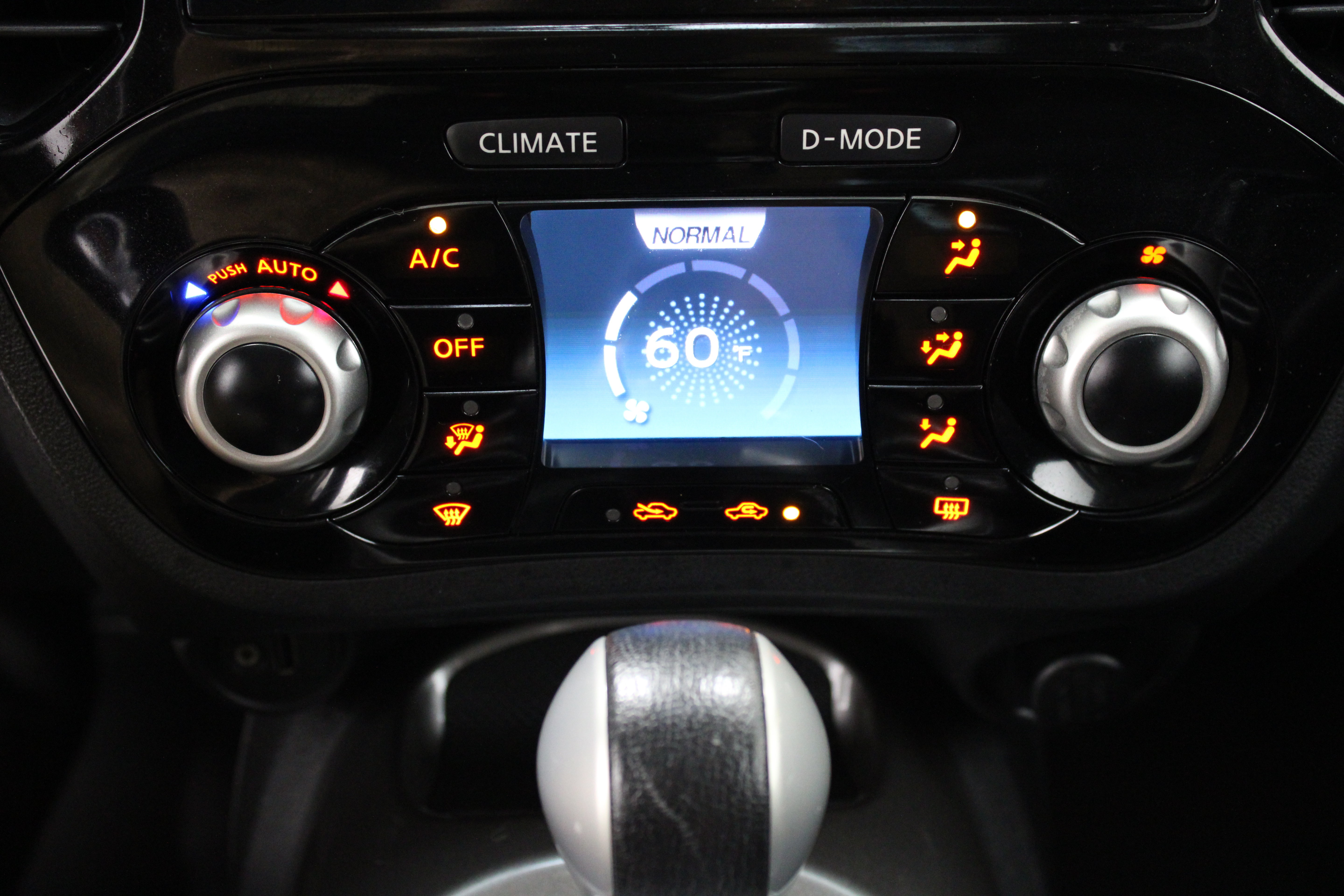 Used 2016 Nissan Juke SL FWD image 20