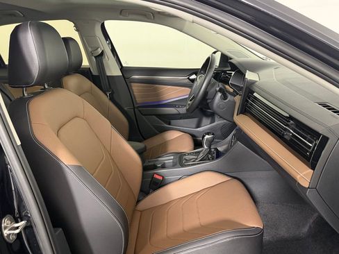 Used 2025 Volkswagen Jetta SEL FWD image 32