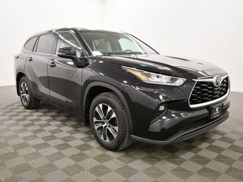 Used 2020 Toyota Highlander XLE image 10
