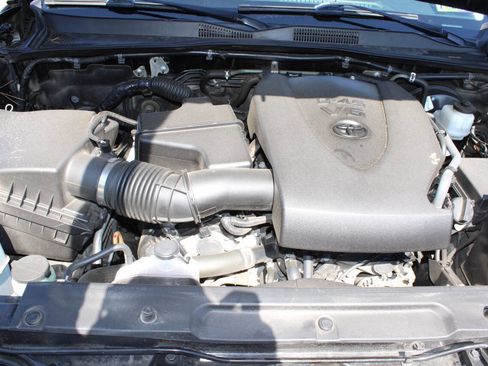 Used 2019 Toyota Tacoma SR w/ SR Convenience Package image 26