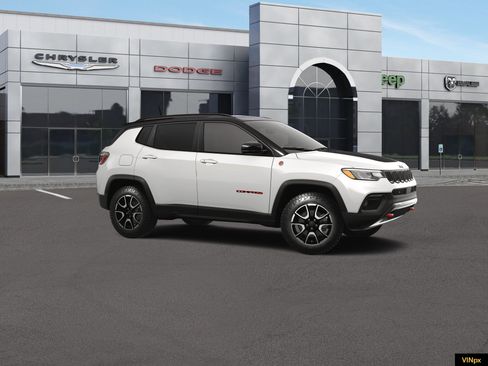 New 2026 Jeep Compass Trailhawk w/ Sun, Sound & Navigation Group AWD/4WD image 10