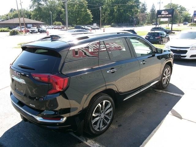 Used 2020 GMC Terrain Denali w/ GMC Pro Grade Package AWD/4WD image 5