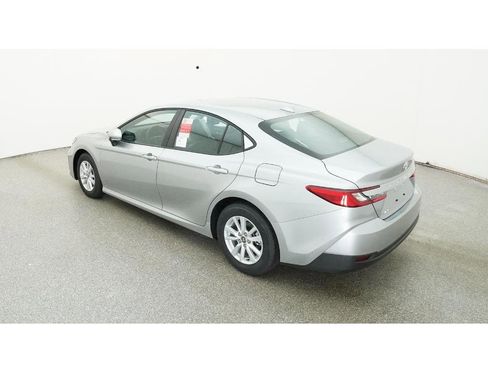 New 2026 Toyota Camry LE image 5