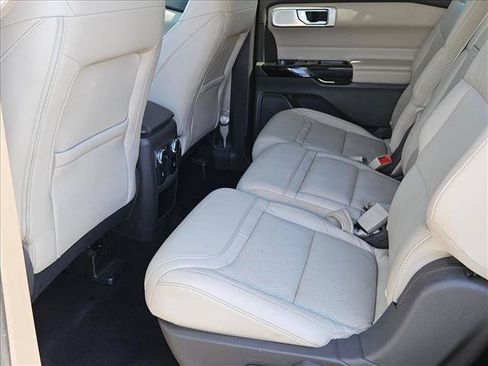 Used 2021 Ford Explorer Platinum w/ Equipment Group 601A AWD/4WD image 26