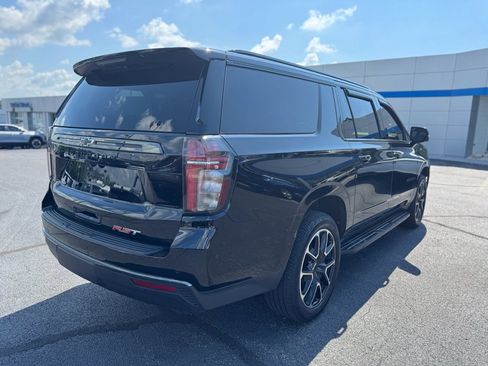 Used 2022 Chevrolet Suburban RST w/ Luxury Package AWD/4WD image 3
