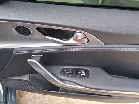 Used 2022 Kia Stinger GT1 AWD/4WD image 21