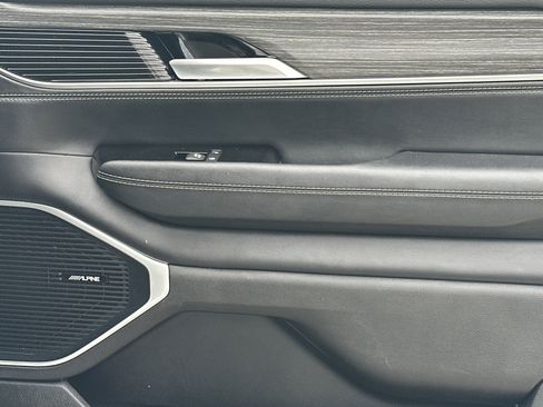 Used 2024 Jeep Wagoneer Series II image 11