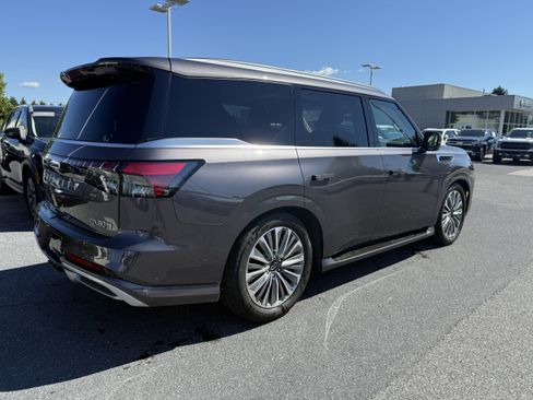Certified 2025 INFINITI QX80 Luxe AWD/4WD image 12