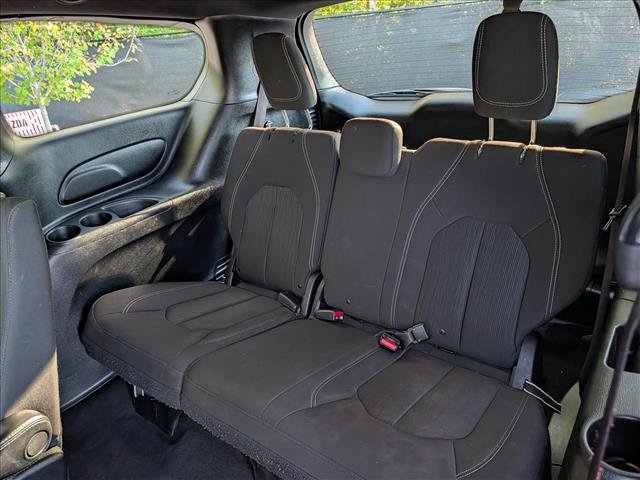 Used 2020 Chrysler Pacifica Touring w/ S Appearance Package FWD image 26