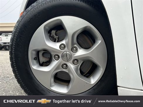 Used 2017 Chrysler Pacifica Touring-L Plus image 9