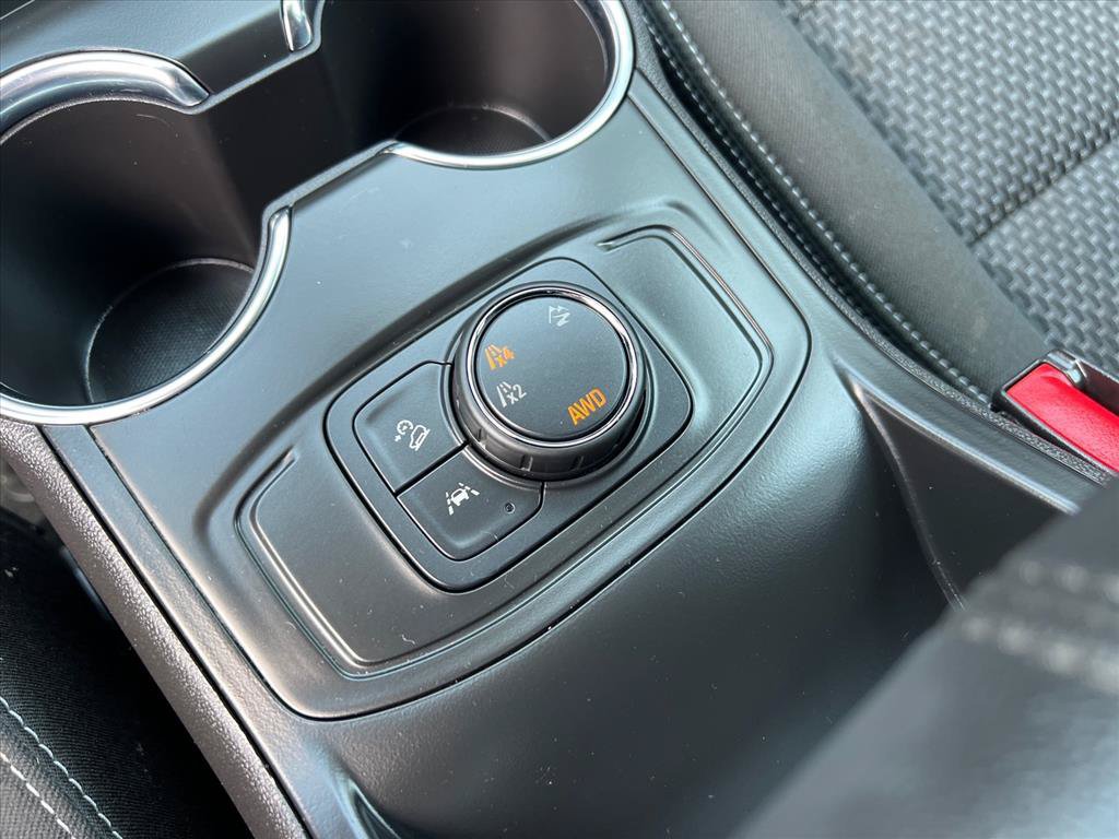 Used 2024 GMC Terrain SLE AWD/4WD image 24