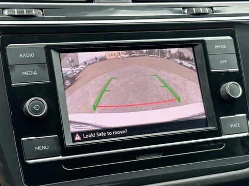 Used 2024 Volkswagen Tiguan S image 18