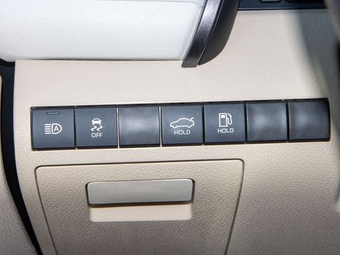 Used 2023 Toyota Camry LE image 25