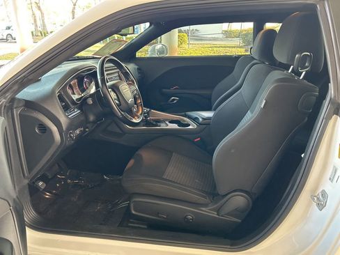 Used 2022 Dodge Challenger GT image 5