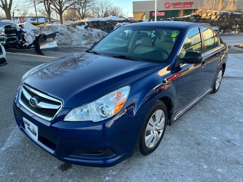 Used 2011 Subaru Legacy 2.5i image 3