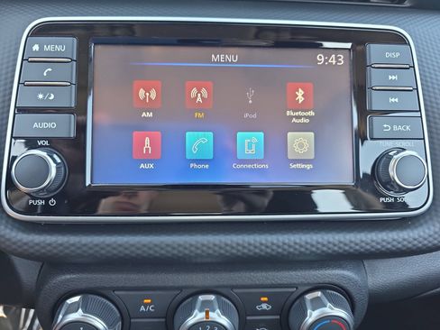 Certified 2025 Nissan Kicks Play S FWD image 21
