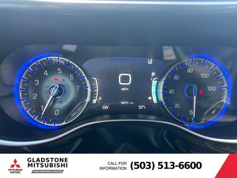 Used 2023 Chrysler Pacifica Limited FWD image 13